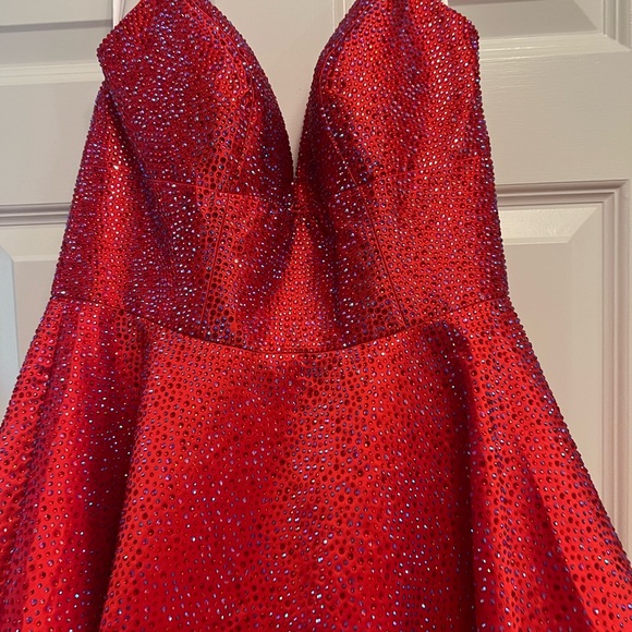 Sherri Hill 54286 Red Rhinestone Beaded Evening gown size 8 - Picture 7 of 11
